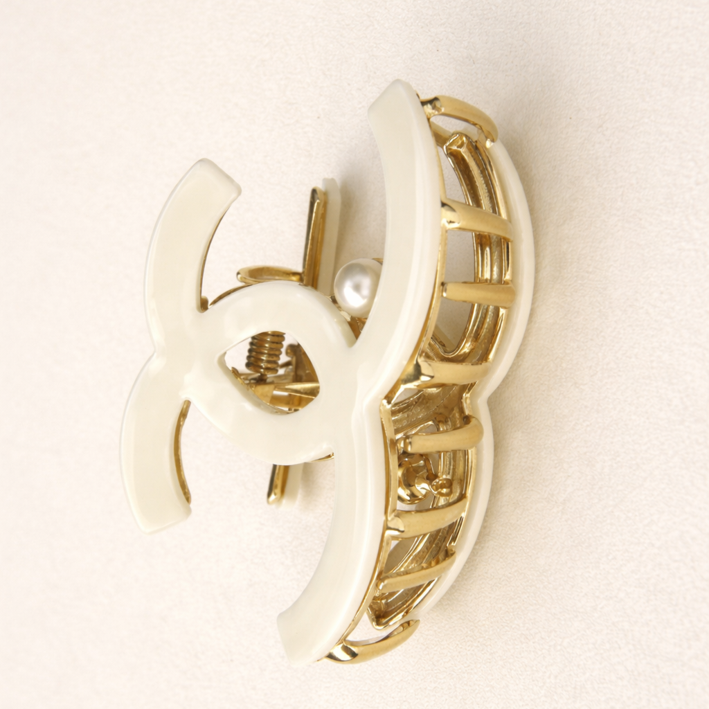 Elegantní skřipec do vlasů DIANE v krémové barvě se zlatými detaily3